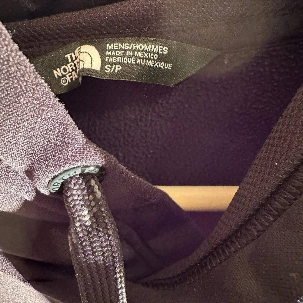 The North Face Black Logo Hoodie – Men’s Small, P2P 20”
